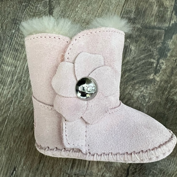 0-6 Month Pink Ugg booties - Picture 2 of 5